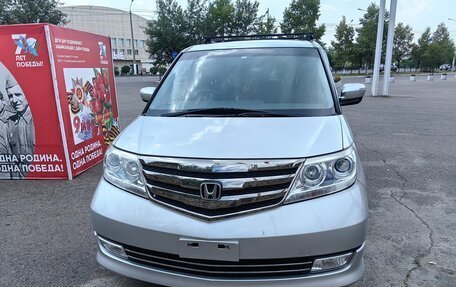 Honda Elysion I, 2012 год, 2 400 000 рублей, 2 фотография