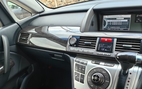 Honda Elysion I, 2012 год, 2 400 000 рублей, 11 фотография