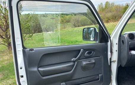 Suzuki Jimny, 2010 год, 999 999 рублей, 12 фотография