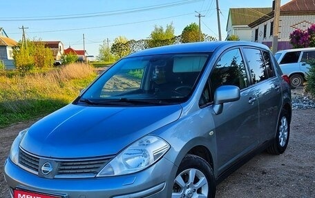 Nissan Tiida, 2010 год, 700 000 рублей, 1 фотография