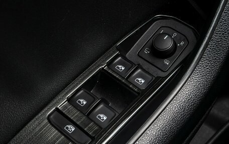 Skoda Karoq I, 2021 год, 2 390 000 рублей, 16 фотография