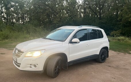Volkswagen Tiguan I, 2010 год, 1 300 000 рублей, 2 фотография