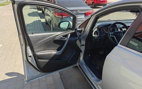 Opel Astra J, 2011 год, 630 000 рублей, 9 фотография