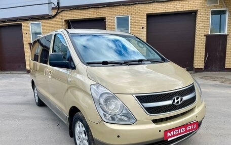 Hyundai H-1 II рестайлинг, 2011 год, 1 595 000 рублей, 3 фотография