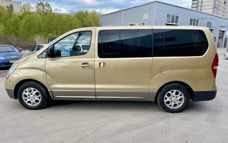 Hyundai H-1 II рестайлинг, 2011 год, 1 595 000 рублей, 6 фотография