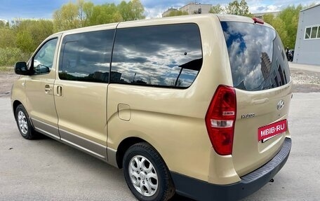Hyundai H-1 II рестайлинг, 2011 год, 1 595 000 рублей, 5 фотография