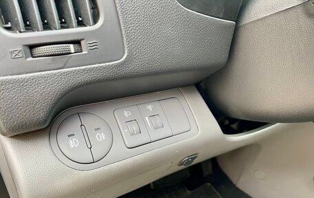 Hyundai H-1 II рестайлинг, 2011 год, 1 595 000 рублей, 14 фотография