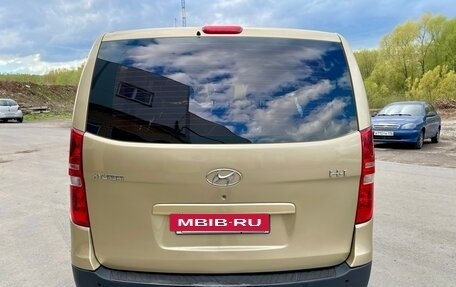 Hyundai H-1 II рестайлинг, 2011 год, 1 595 000 рублей, 7 фотография