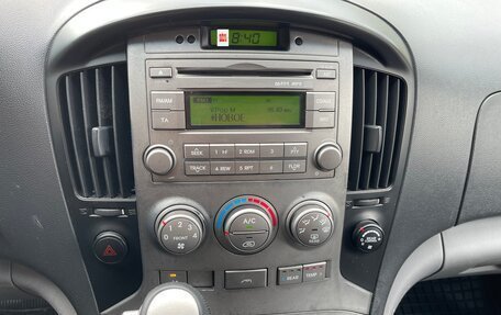 Hyundai H-1 II рестайлинг, 2011 год, 1 595 000 рублей, 19 фотография