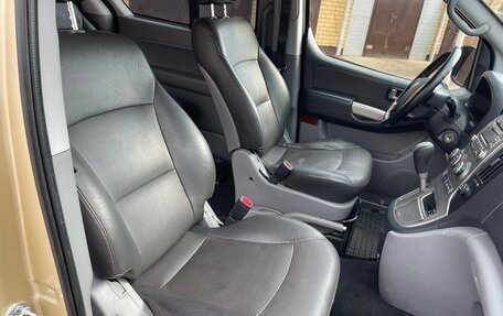 Hyundai H-1 II рестайлинг, 2011 год, 1 595 000 рублей, 22 фотография