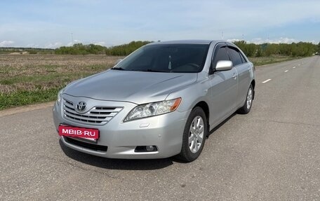 Toyota Camry, 2007 год, 1 050 000 рублей, 2 фотография