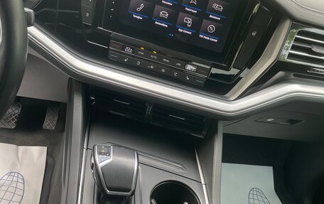 Volkswagen Touareg III, 2018 год, 5 300 000 рублей, 6 фотография