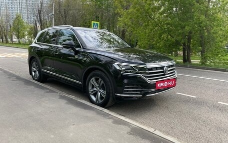Volkswagen Touareg III, 2018 год, 5 300 000 рублей, 2 фотография