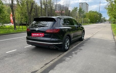 Volkswagen Touareg III, 2018 год, 5 300 000 рублей, 3 фотография