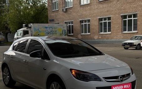 Opel Astra J, 2013 год, 950 000 рублей, 3 фотография