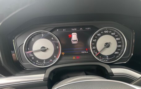 Volkswagen Touareg III, 2018 год, 5 300 000 рублей, 7 фотография
