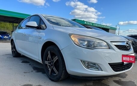 Opel Astra J, 2011 год, 710 000 рублей, 4 фотография