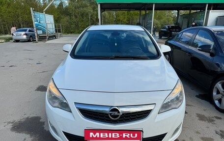 Opel Astra J, 2011 год, 710 000 рублей, 3 фотография