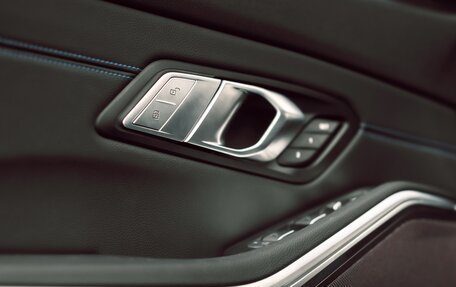 BMW 3 серия, 2021 год, 7 600 000 рублей, 24 фотография