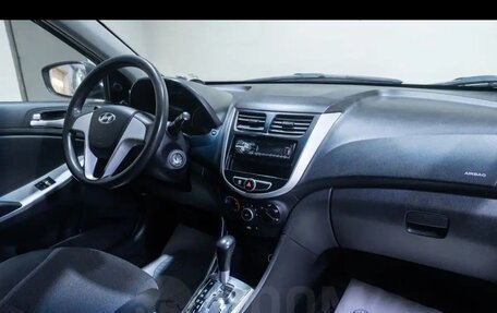 Hyundai Solaris II рестайлинг, 2012 год, 830 000 рублей, 2 фотография