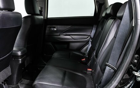 Mitsubishi Outlander III рестайлинг 3, 2018 год, 2 157 000 рублей, 12 фотография