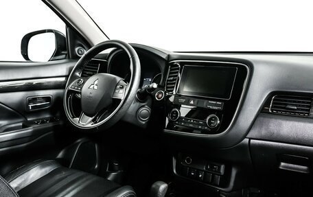 Mitsubishi Outlander III рестайлинг 3, 2018 год, 2 157 000 рублей, 9 фотография
