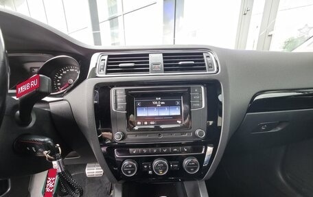 Volkswagen Jetta VI, 2017 год, 1 350 000 рублей, 10 фотография