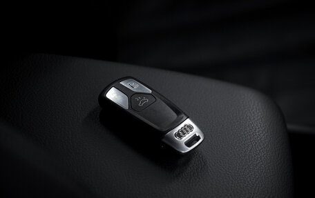 Audi A4, 2019 год, 2 350 000 рублей, 31 фотография