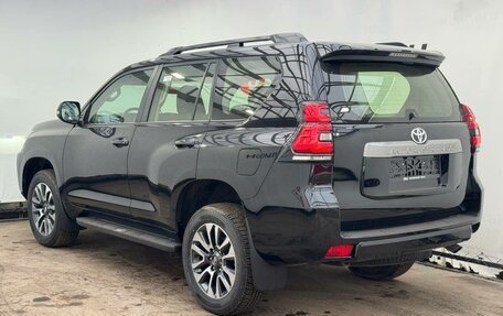 Toyota Land Cruiser Prado 150 рестайлинг 2, 2023 год, 6 600 000 рублей, 3 фотография