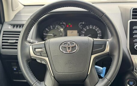 Toyota Land Cruiser Prado 150 рестайлинг 2, 2023 год, 6 600 000 рублей, 12 фотография