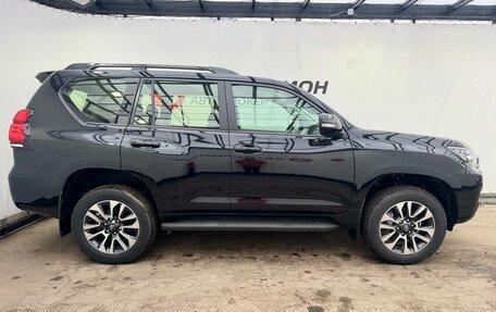 Toyota Land Cruiser Prado 150 рестайлинг 2, 2023 год, 6 600 000 рублей, 6 фотография