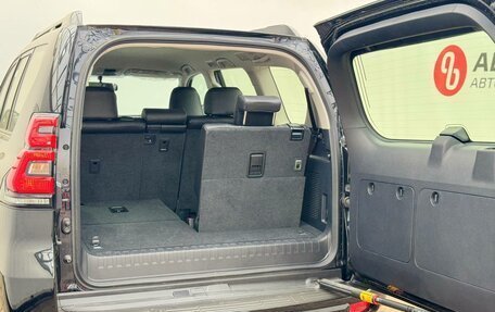 Toyota Land Cruiser Prado 150 рестайлинг 2, 2023 год, 6 600 000 рублей, 26 фотография
