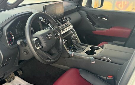Toyota Land Cruiser, 2023 год, 12 690 000 рублей, 7 фотография