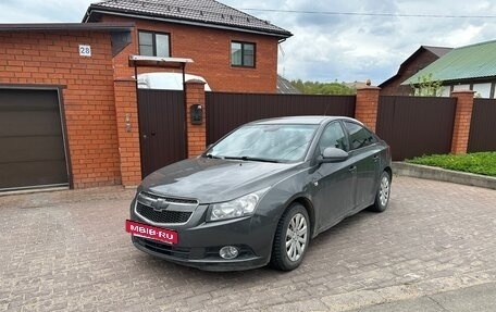 Chevrolet Cruze II, 2010 год, 585 000 рублей, 2 фотография