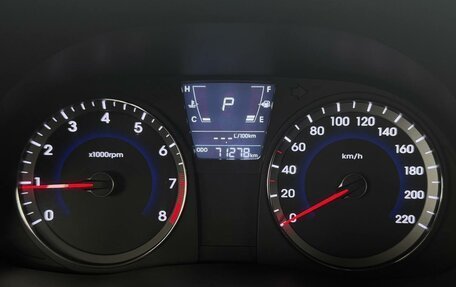 Hyundai Solaris II рестайлинг, 2013 год, 980 000 рублей, 17 фотография