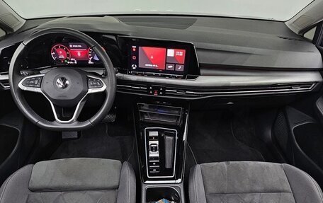 Volkswagen Golf VIII, 2022 год, 2 670 000 рублей, 6 фотография