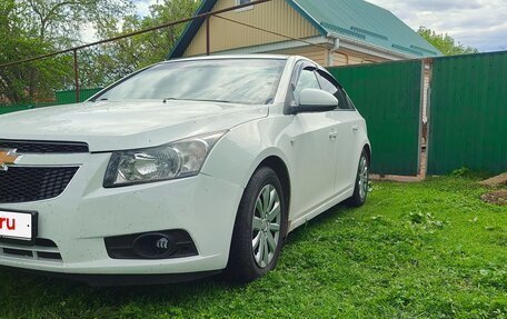 Chevrolet Cruze II, 2010 год, 750 000 рублей, 6 фотография