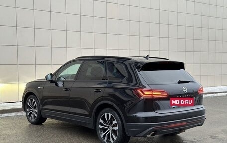 Volkswagen Touareg III, 2019 год, 4 300 000 рублей, 2 фотография