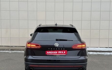 Volkswagen Touareg III, 2019 год, 4 300 000 рублей, 3 фотография