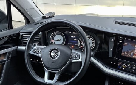 Volkswagen Touareg III, 2019 год, 4 300 000 рублей, 20 фотография