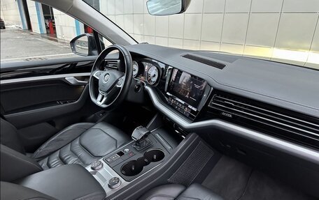 Volkswagen Touareg III, 2019 год, 4 300 000 рублей, 23 фотография