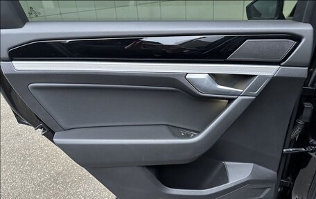 Volkswagen Touareg III, 2019 год, 4 300 000 рублей, 14 фотография