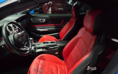 Ford Mustang VI рестайлинг, 2022 год, 4 095 000 рублей, 10 фотография