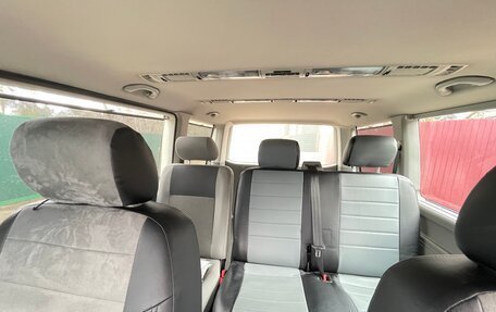 Volkswagen Caravelle T5, 2013 год, 2 200 000 рублей, 2 фотография