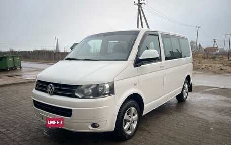 Volkswagen Caravelle T5, 2013 год, 2 200 000 рублей, 3 фотография