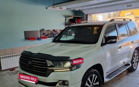 Toyota Land Cruiser 200, 2017 год, 6 500 000 рублей, 12 фотография