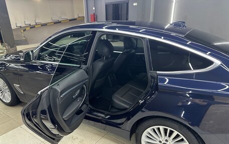 BMW 3 серия, 2018 год, 3 000 000 рублей, 10 фотография