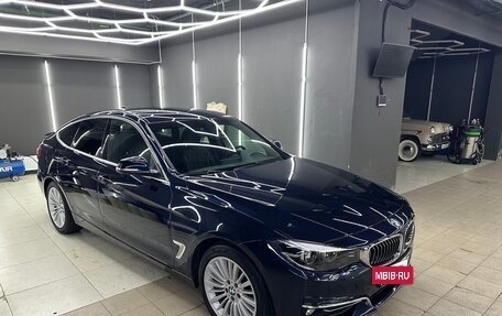 BMW 3 серия, 2018 год, 3 000 000 рублей, 18 фотография