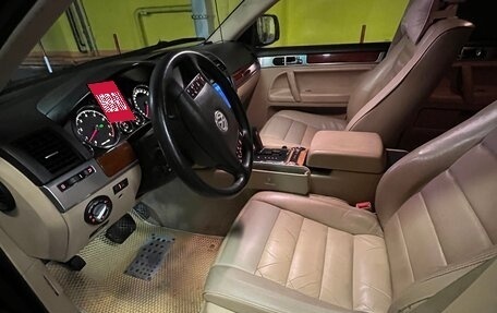 Volkswagen Touareg III, 2004 год, 800 000 рублей, 2 фотография