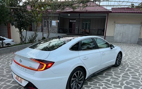 Hyundai Sonata VIII, 2021 год, 2 000 000 рублей, 2 фотография